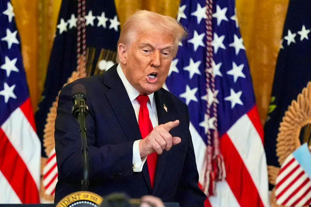 Pentagon chief under pressure over secret chat affair - Gallery.  US President Trump comes to Hegseth's defense. 