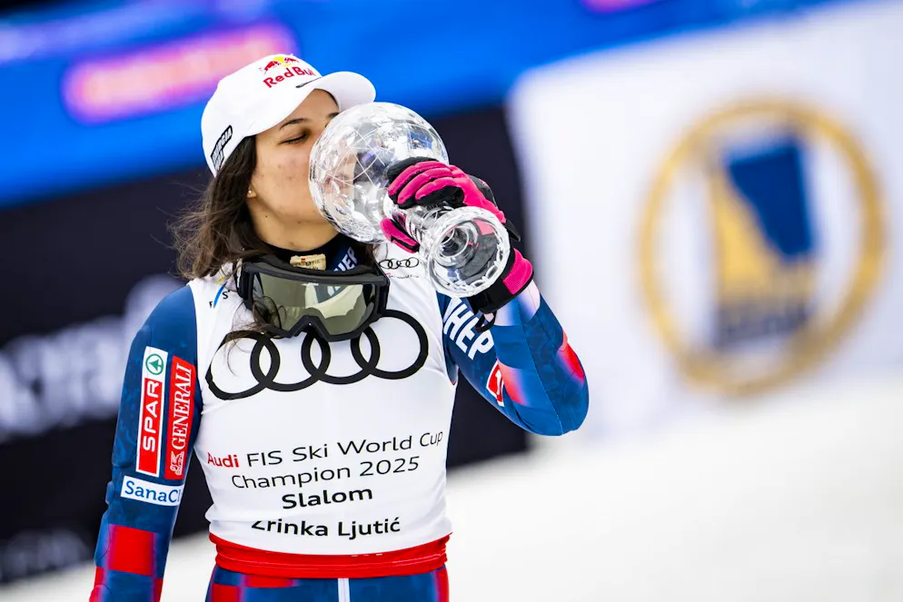 Zrinka Ljutic küsst die Kristallkugel.