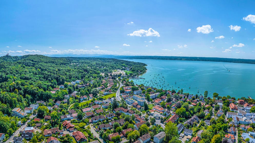 In Herrsching am Ammersee in Bayern wohnte Ian C. mit seiner Ehefrau. Vor seiner Haustür wurde er erstochen – laut Staatsanwaltschaft München von einem 22-jährigen Serben. 
