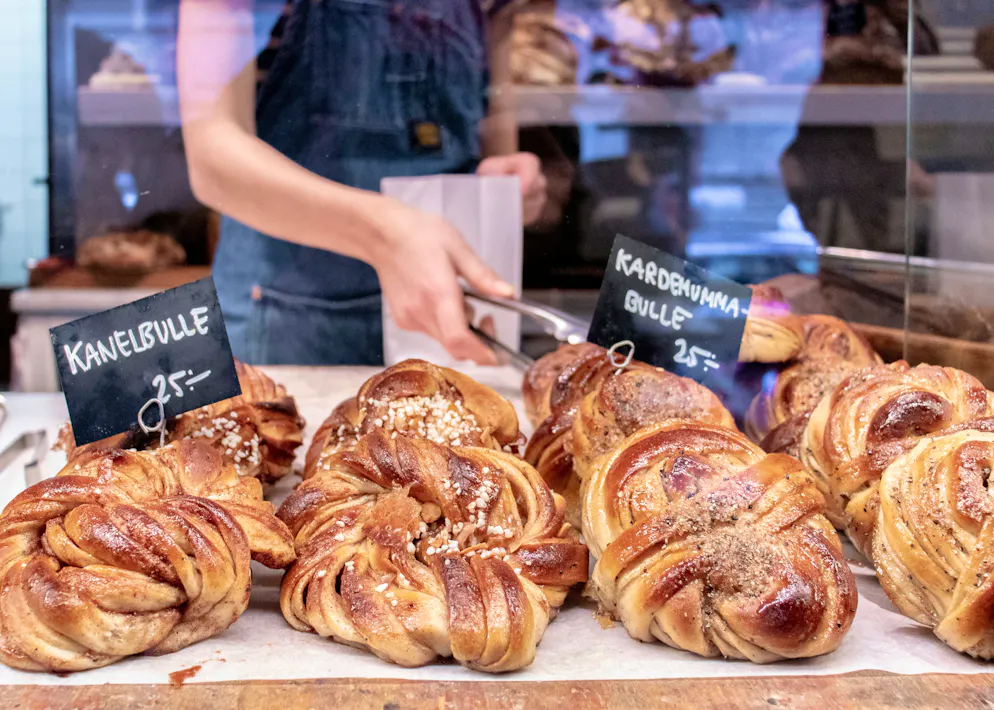 Eine Zimtschnecke ist in Stockholm ein absolutes Muss. 