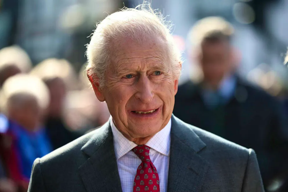 The British King Charles III had to be temporarily hospitalized due to side effects of his cancer treatment.