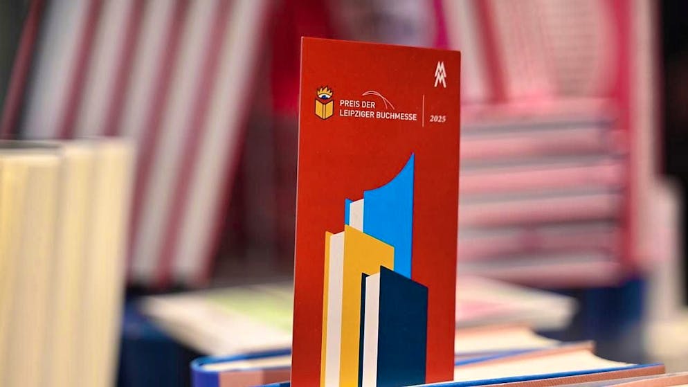 The Leipzig Book Fair Prize will be awarded on the first day of the fair today. One of the five nominees is the Swiss author Christian Kracht with his novel "Air".