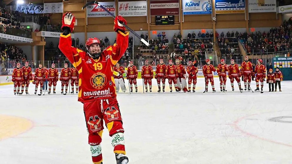 Pascal Berger was celebrated by the Langnau fans for the last time as a player on Tuesday