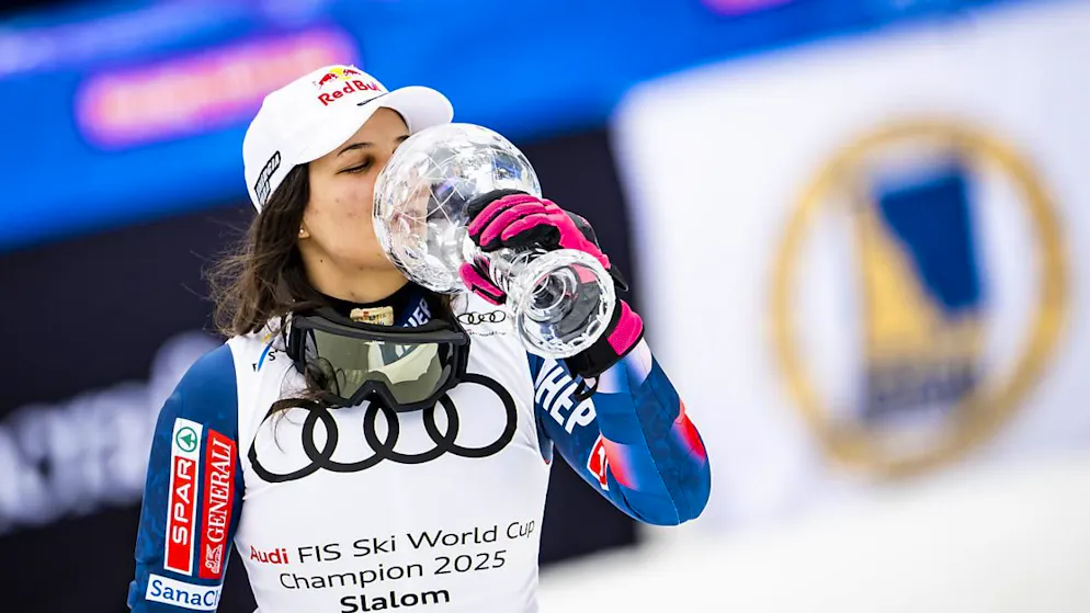 .. - Gallery. Zrinka Ljutic sichert sich die kleine Kristallkugel für den Sieg in der Slalom-Wertung