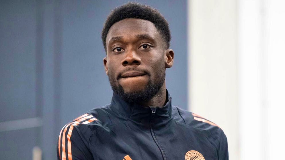Alphonso Davies is out for a long time with a cruciate ligament rupture.