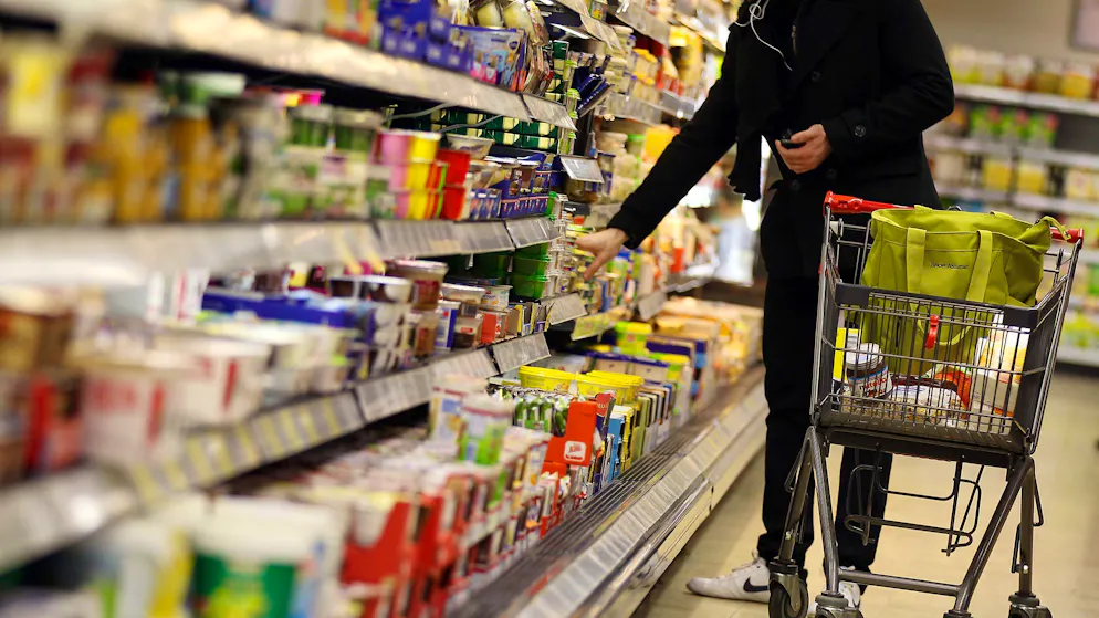 Mehrheit will bei Zollstreit US-Produkte boykottieren - Gallery. Viele Menschen in Deutschland wollen laut einer Umfrage Produkte aus den USA künftig boykottieren. (Archivbild)