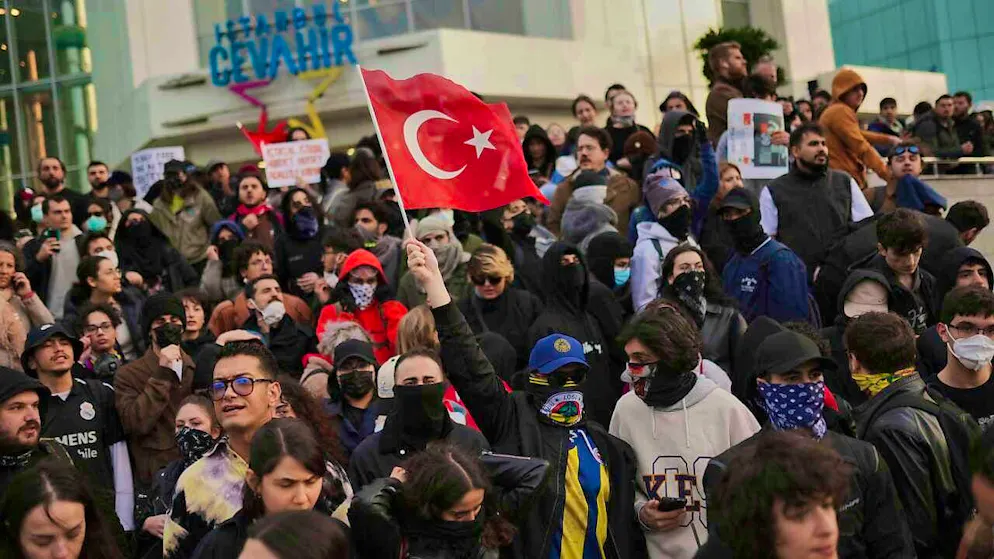 People shout slogans during a demonstration by university students in Istanbul, Turkey, after the mayor of Istanbul, Imamoglu, was arrested and jailed. Photo: Francisco Seco/AP/dpa