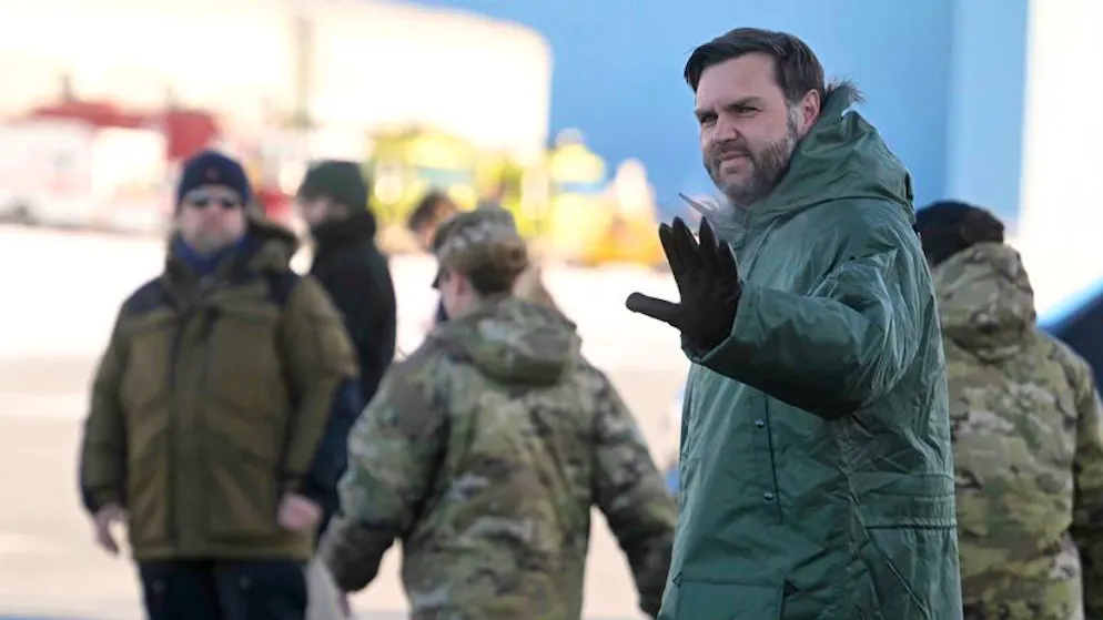 US-Vizepräsident Vance auf Grönland gelandet - Gallery. «Arschkalt hier»: US-Vizepräsident J.D. Vance besucht Trumps Wunschinsel Grönland.