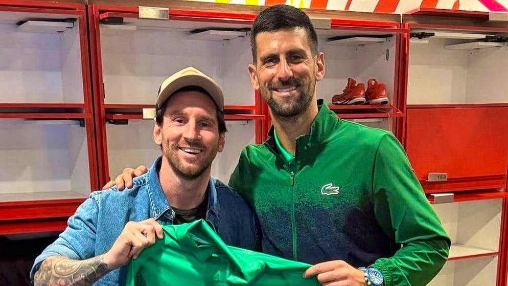 Two world stars among themselves: Lionel Messi and Novak Djokovic.
