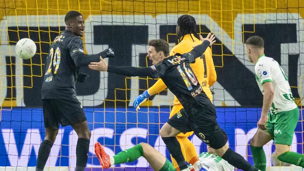 YB attacker Christian Fassnacht celebrates his goal to make it 1-0 against St. Gallen