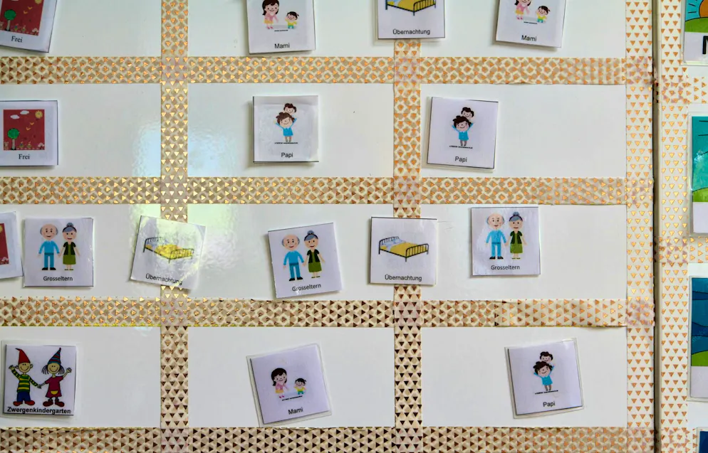 The children can see whether a visit is due on the daily schedule.