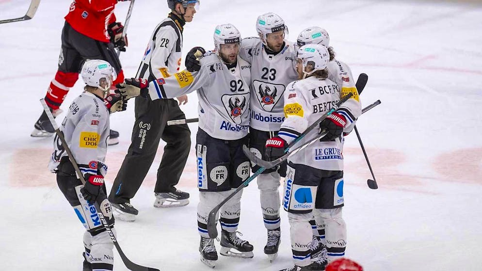 Fribourg-Gottéron takes a 1-0 lead in the semi-final series against Lausanne.