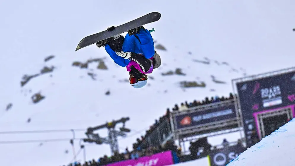 Head over heels towards the landing: Pat Burgener