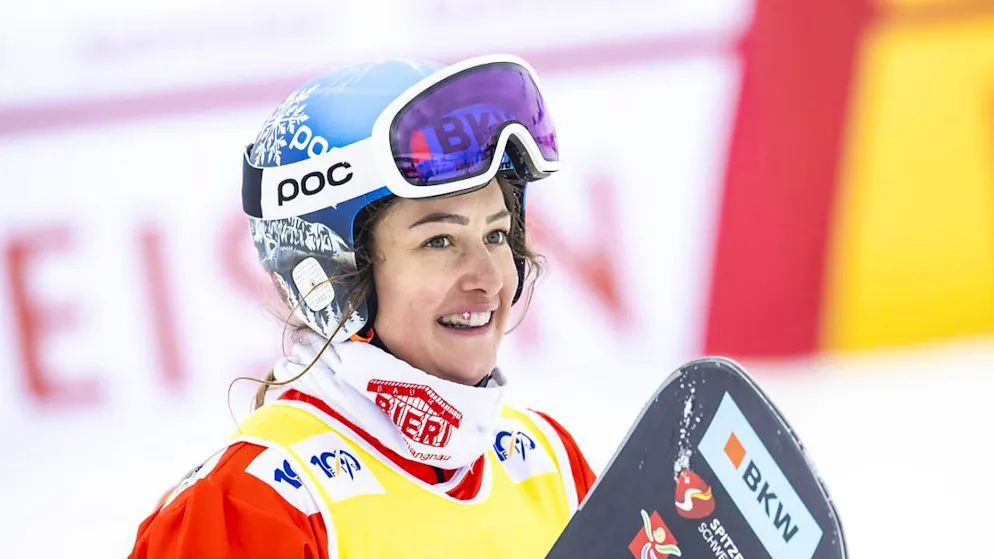 Doch noch Grund zur Freude bei Sina Siegenthaler: Dank der Emmentalerin holt die Schweiz Bronze im Team-Wettkampf im Snowboardcross