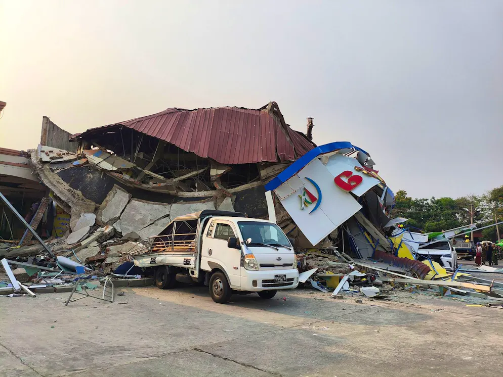 Mehr als 1000 Tote nach Erdbeben in Myanmar bestätigt. Das Erdbeben hat das vom Bürgerkrieg geplagte Land hart getroffen. 