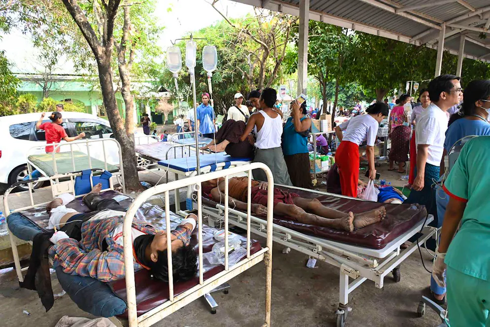 Mehr als 1000 Tote nach Erdbeben in Myanmar bestätigt. Hunderte Menschen in Myanmar wurden bei dem Erdbeben verletzt. 