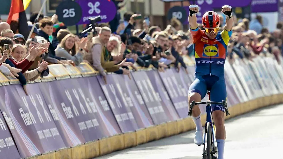 Mads Pedersen wins solo