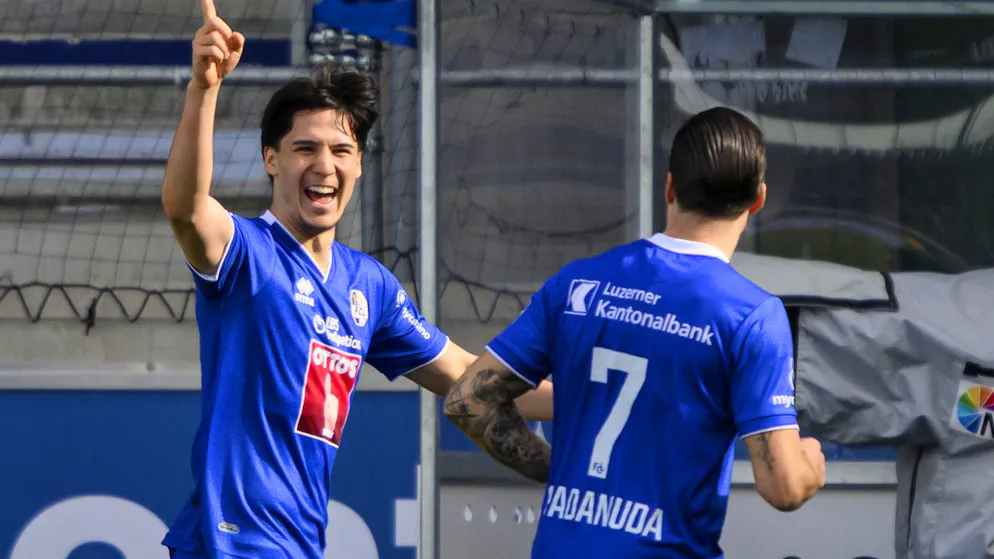 Fans cause an interruption. Giger own goal sets up Lucerne's away win