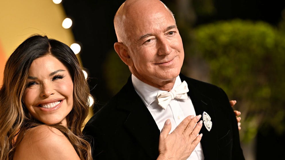 5 women on a space trip. Bezos partner Lauren Sánchez launches into space with Katy Perry