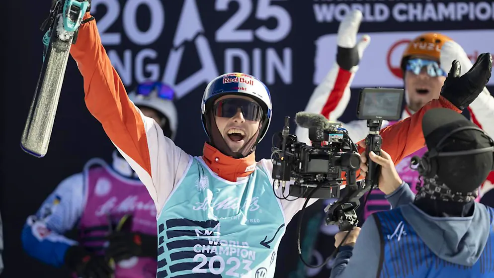 Noé Roth und Pirmin Werner jubeln gemeinsam vom WM-Podest - Gallery. Noé Roht jubelt bereits nach dem Sprung im Superfinal. Er weiss, dass er nicht mehr bezwungen werden kann