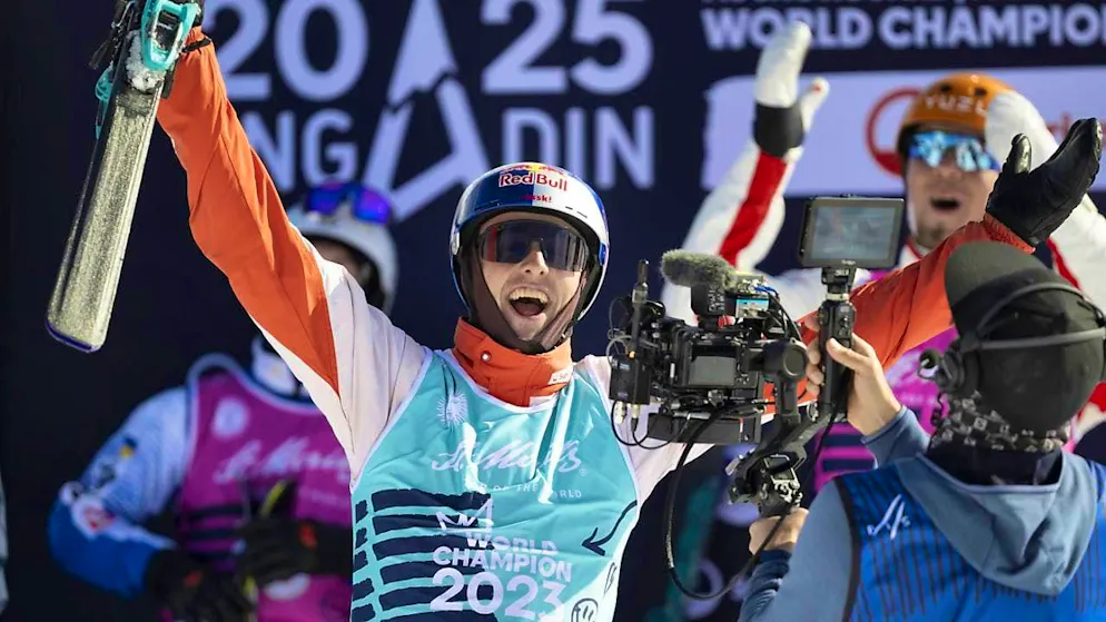 Noé Roth and Pirmin Werner celebrate together from the World Championship podium - Gallery. Noé Roht is already celebrating after the jump in the super final. He knows that he can no longer be beaten