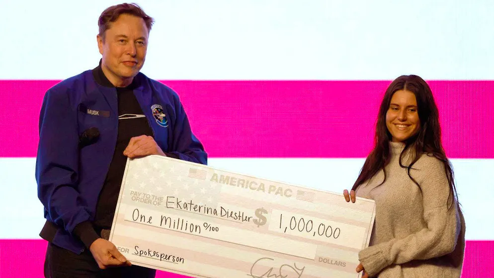 Prior to the election of a judge to the Wisconsin Supreme Court, Trump advisor Elon Musk presented a check for one million US dollars to a supporter of a petition he had launched.