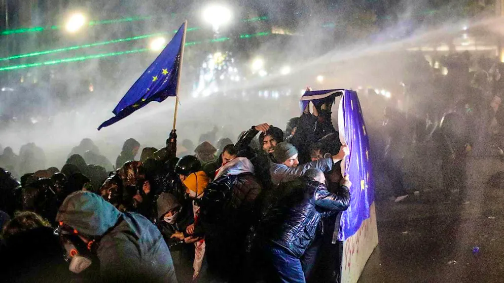 Thousands of Georgians protest against the government again (archive photo)
