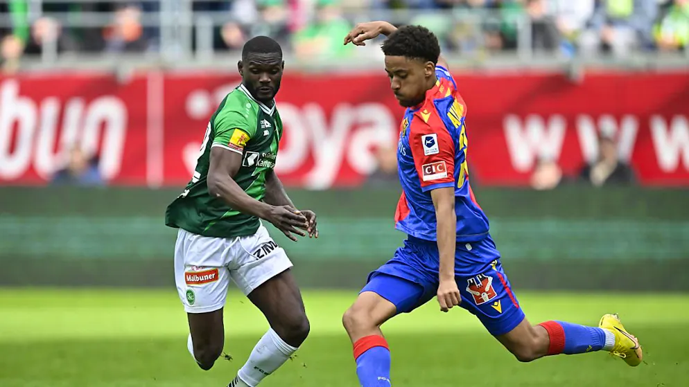 Marvin Akahomen wird künftig wieder in rotblau auflaufen