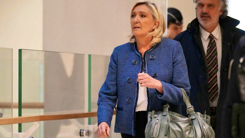 The right-wing nationalist politician Marine Le Pen has always denied the accusations against her, but has now been convicted of embezzlement by a court in Paris.