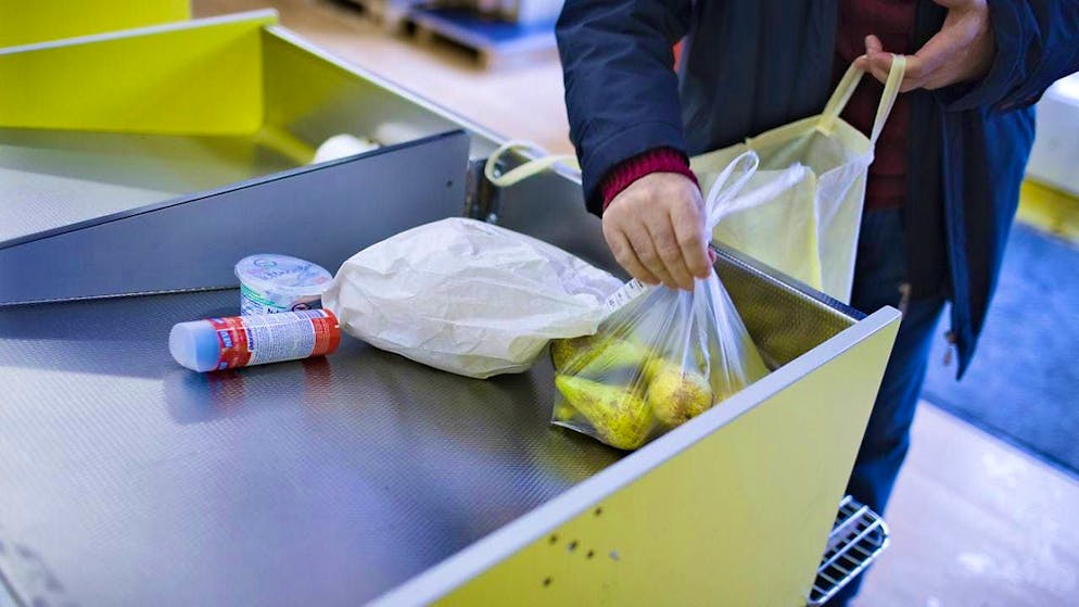 Nuove statistiche mostrano che sempre più svizzeri sono colpiti dalla povertà. (immagine simbolica)