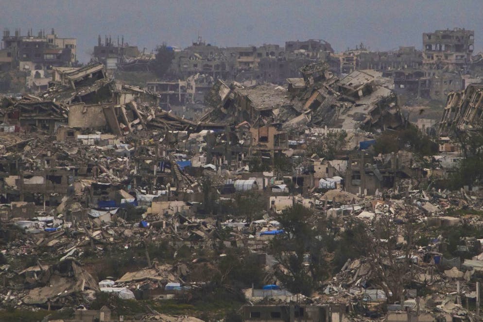 Alcuni dei corpi di 15 paramedici e soccorritori palestinesi sono stati trovati con le mani e le gambe legate e con ferite da arma da fuoco alla testa e al torace.