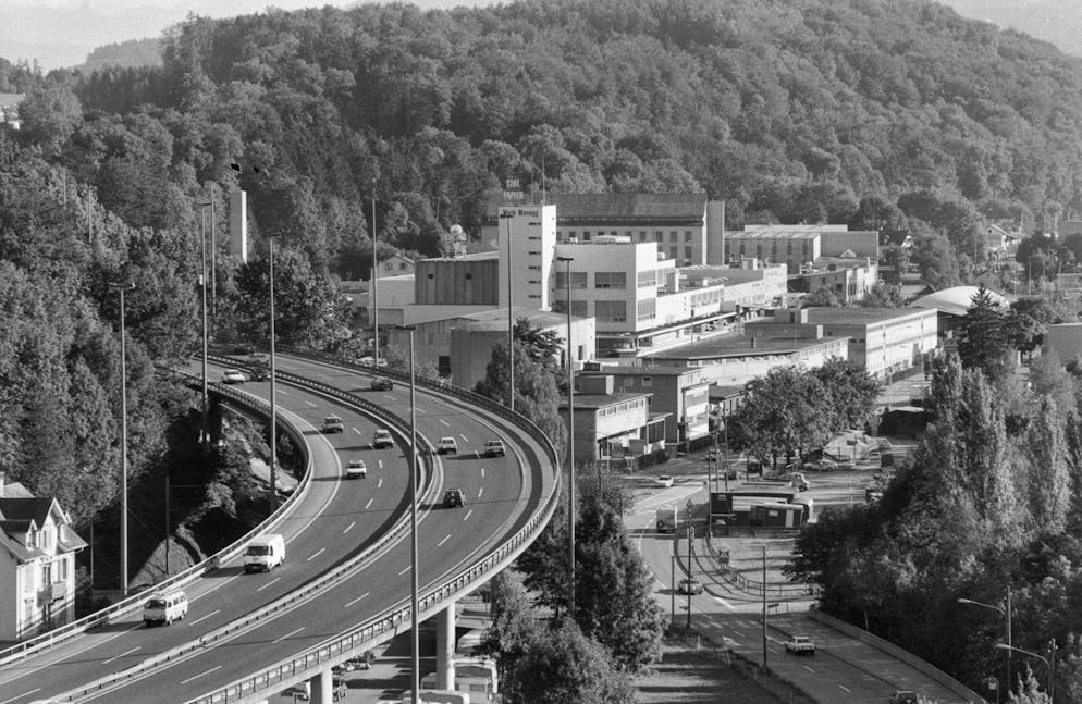 Papierfabrik an der Sihl: Das Werk Manegg – die heutige Greencity – im September 1991.