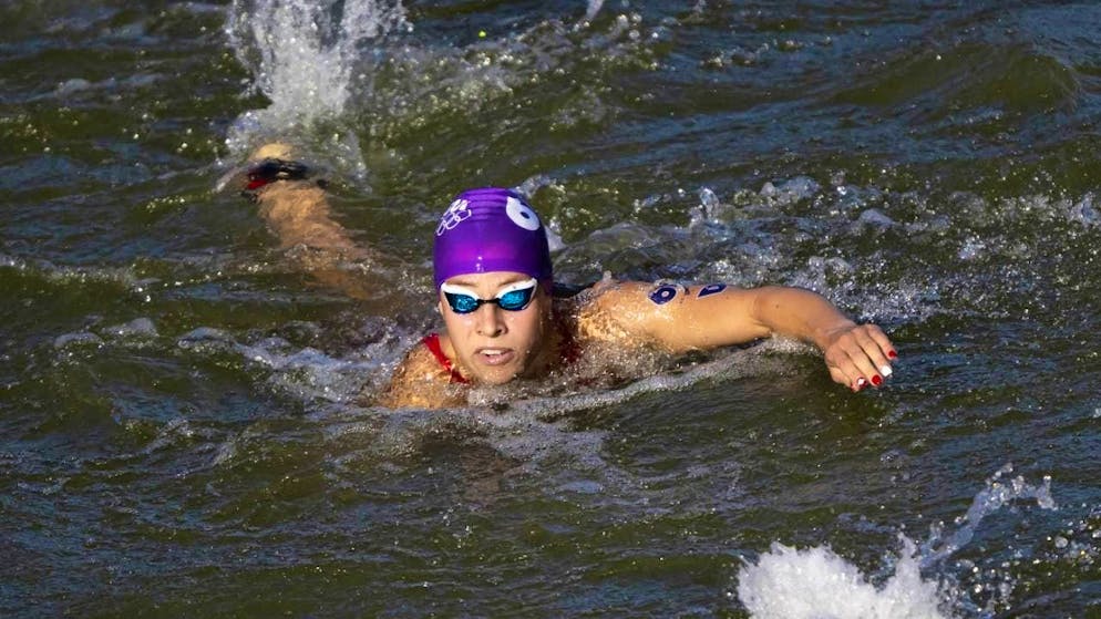 Cathia Schär is seriously injured in a training accident on her bike.