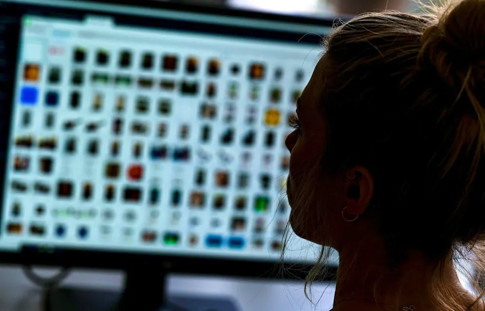 Investigators have tracked down those behind a darknet platform for child pornography. (symbolic image)