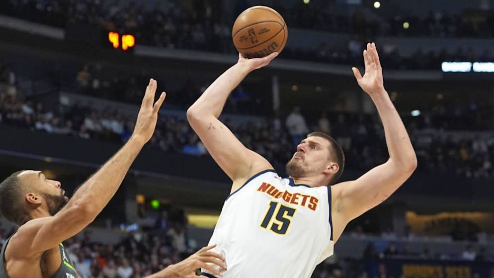 Nikola Jokic trifft aus allen Lagen