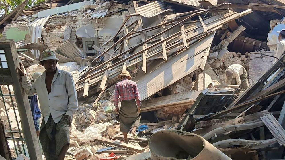 Un miracolo. A 5 giorni dal sisma in Myanmar un 26enne è stato estratto vivo dalle macerie