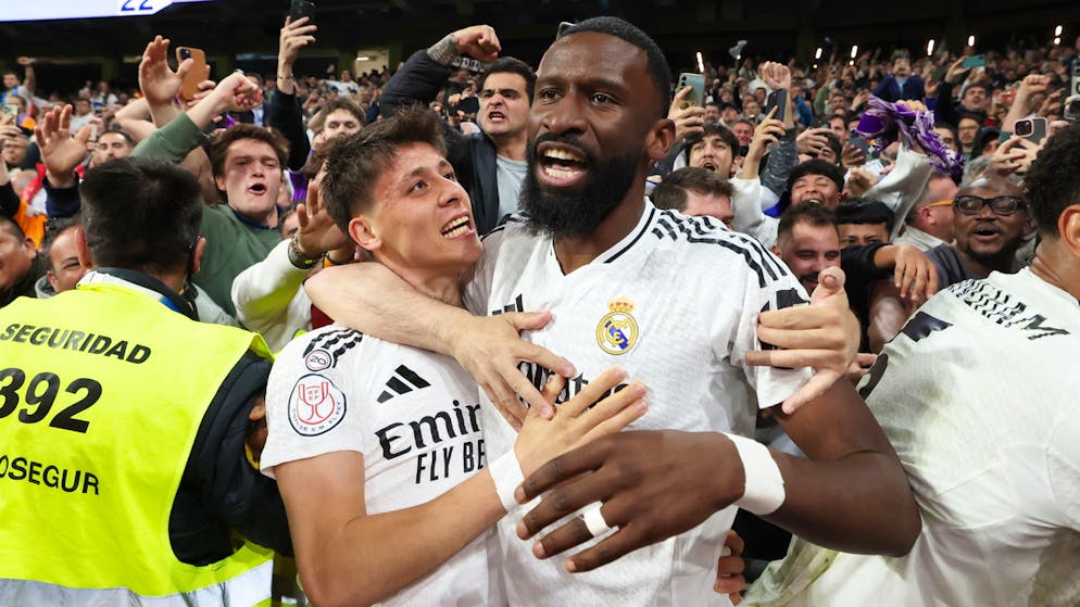 Antonio Rudiger (à droite) célèbre son but avec Arda Guler.