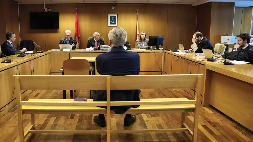 Carlo Ancelotti deve rispondere al tribunale.