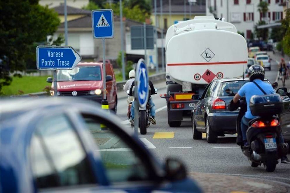 Una regione che soffoca nel traffico.