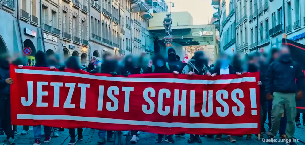 Propaganda videos for "Junge Tat" were shown several times in the SRF film.