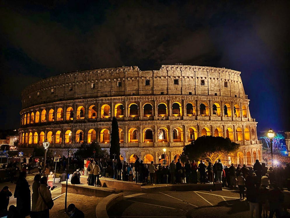Vista del Colosseo a Roma. (foto d'archivio)