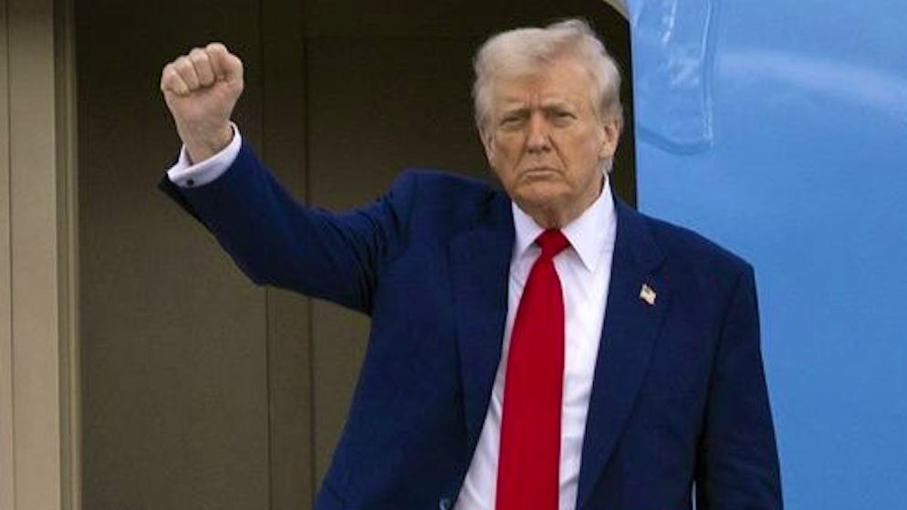 Bruciati 819 miliardi. I mercati mondiali tracollano sotto i dazi. Trump: «Arricchitevi, è il momento»