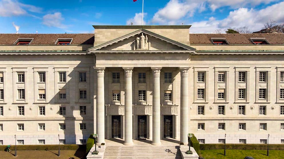 Le Tribunal fédéral confirme la condamnation d'un homme qui avait collé et distribué des autocollants anti-LGBTQ en ville de Fribourg. Convaincu de discrimination et incitation à la haine, il écope de jours-amendes avec sursis. (archives).