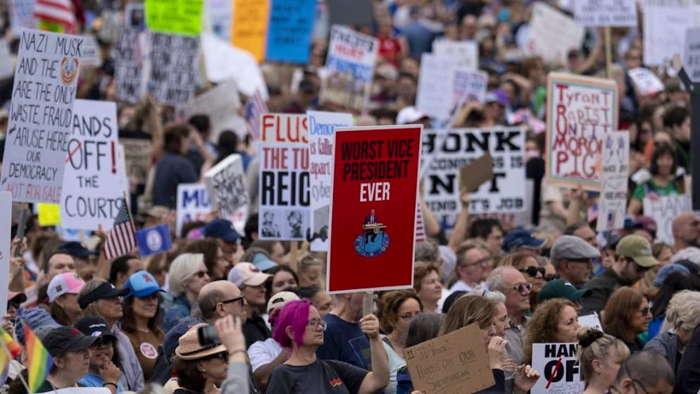 Migliaia in piazza. «Giù le mani», proteste anti Trump negli Stati Uniti e nel mondo