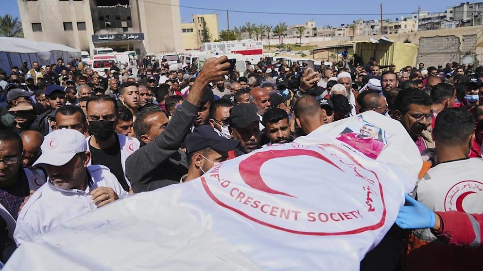 Medio Oriente. Un paramedico di Gaza: «Ho visto l'Idf sparare sulle ambulanze»