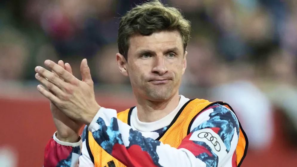 Müller officially out of Bayern. 