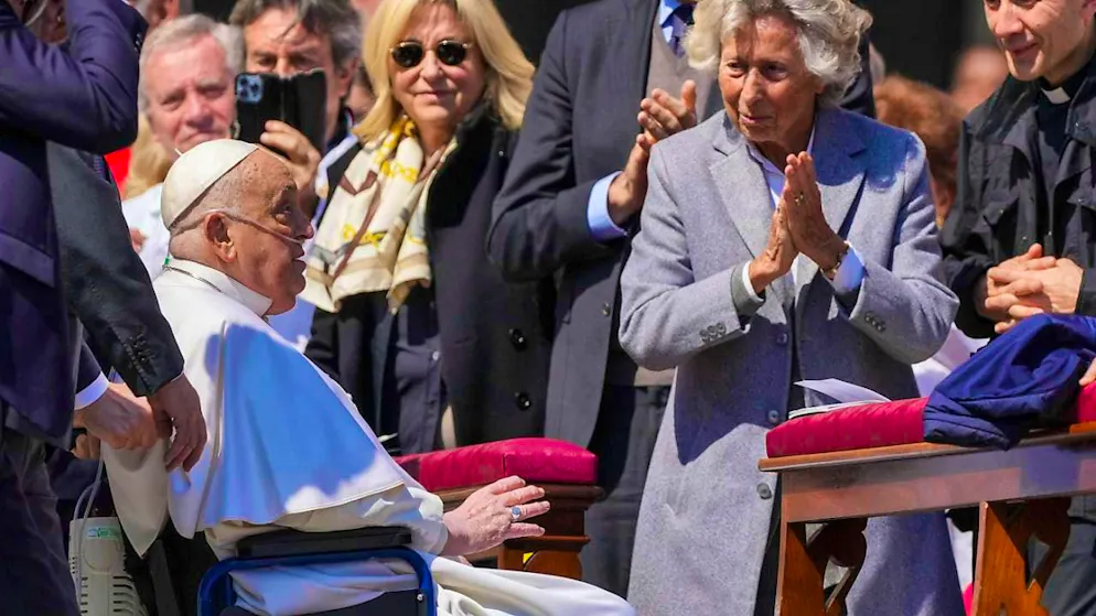 Pope Francis is greeted by the faithful at the end of a mass in St. Peter's Square in the Vatican. The mass is dedicated to the sick. Photo: Andrew Medichini/AP/dpa