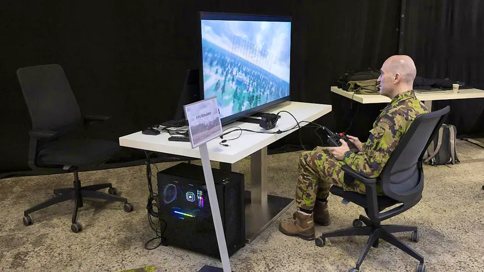 Army chief Thomas Süssli has already practiced with a drone simulator. (archive picture)