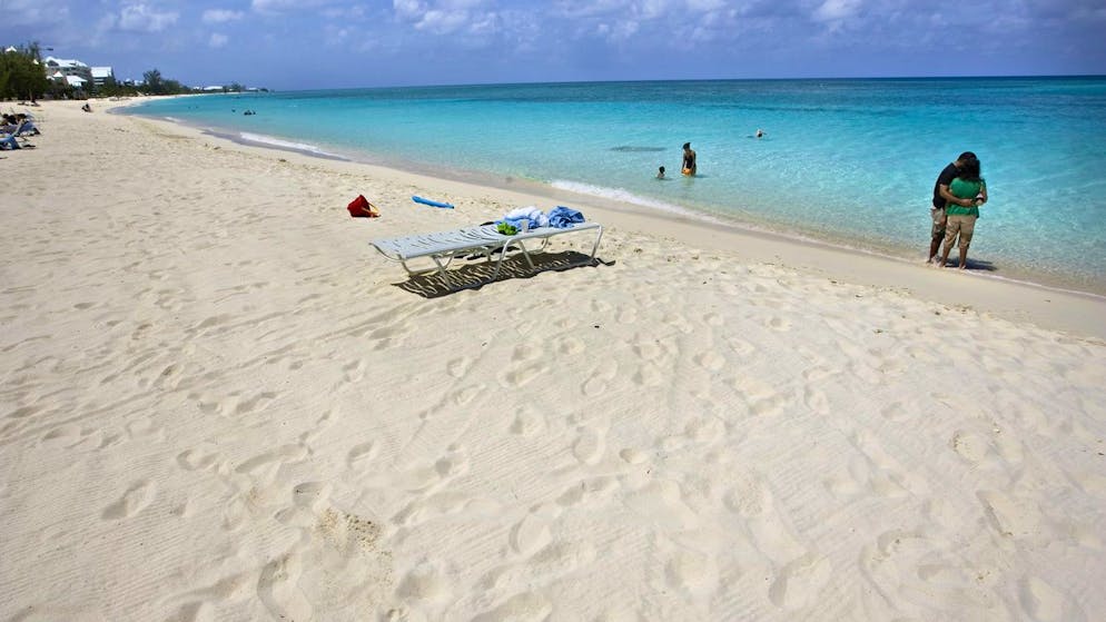 No tobacco in public. Vacation paradise imposes tough smoking rules - FDFA warns