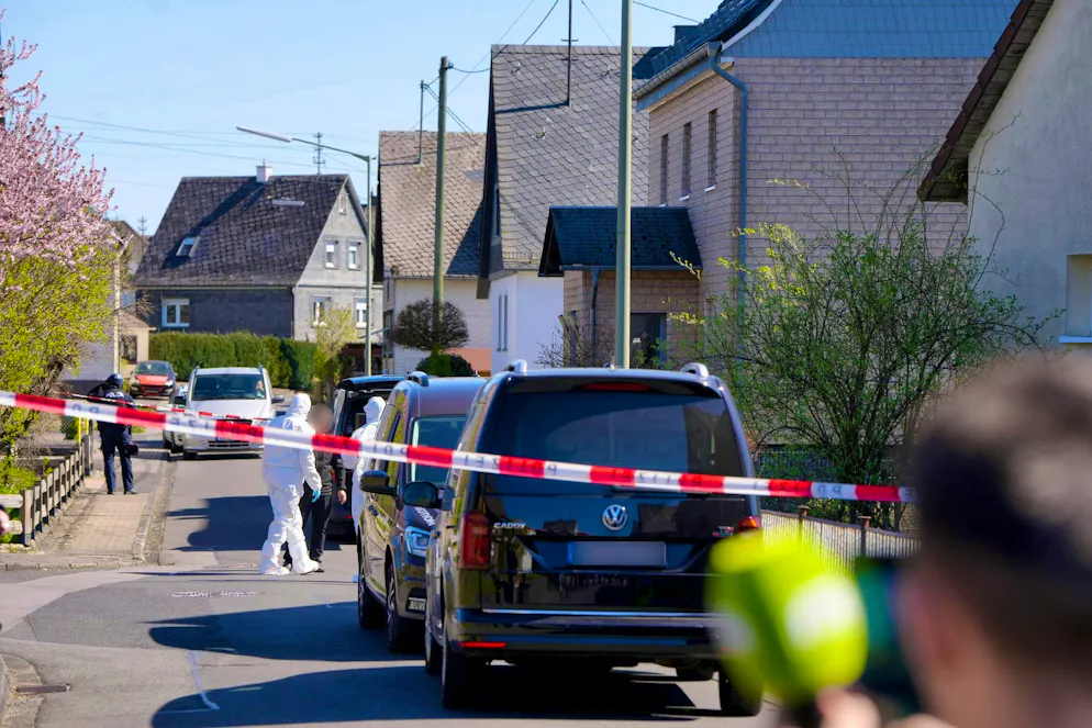 The German police are investigating after the discovery of bodies in Weitefeld.